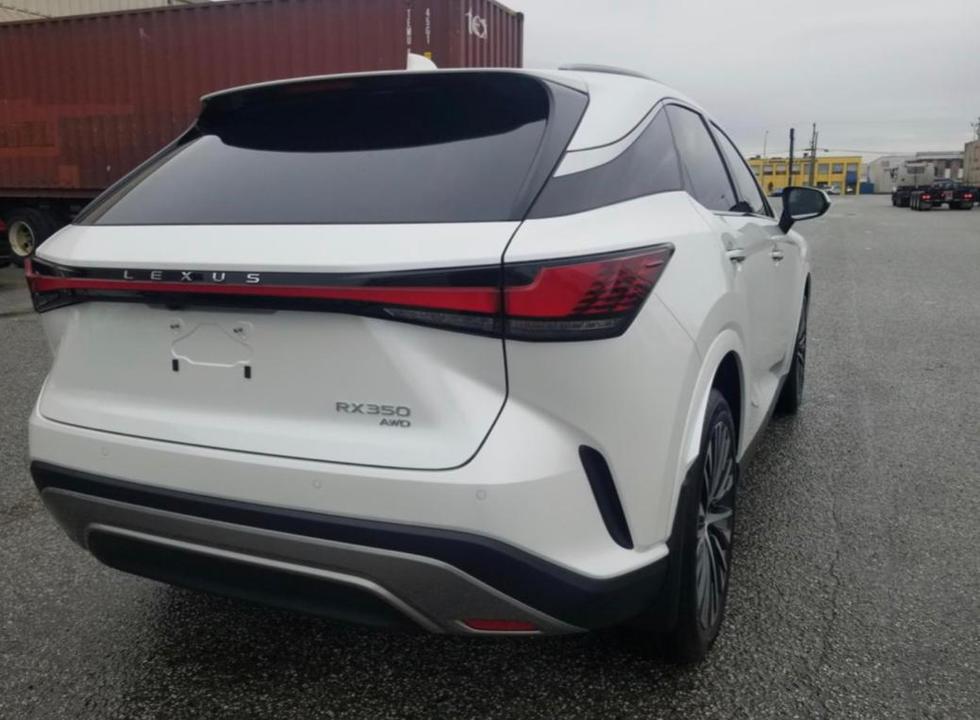 Lexus RX IV рестайлинг, 2024 год, 11 000 000 рублей, 4 фотография