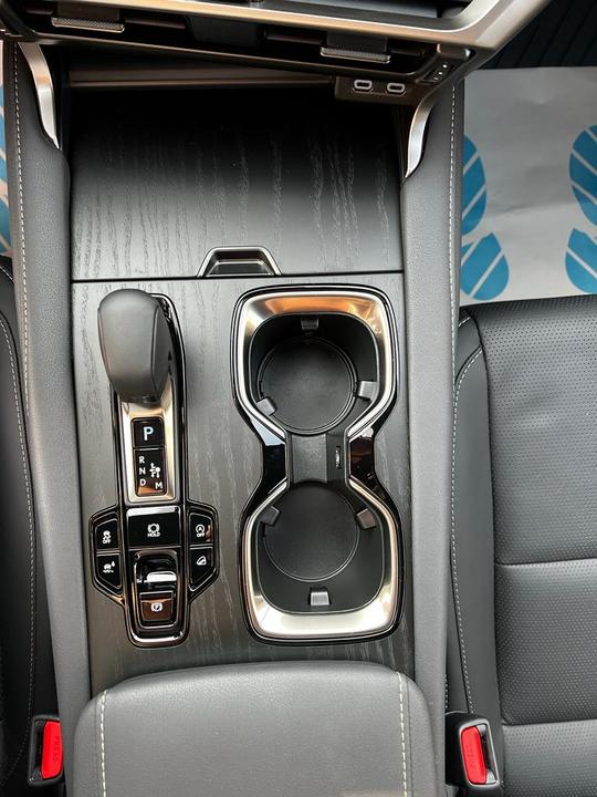 Lexus RX IV рестайлинг, 2024 год, 11 000 000 рублей, 15 фотография