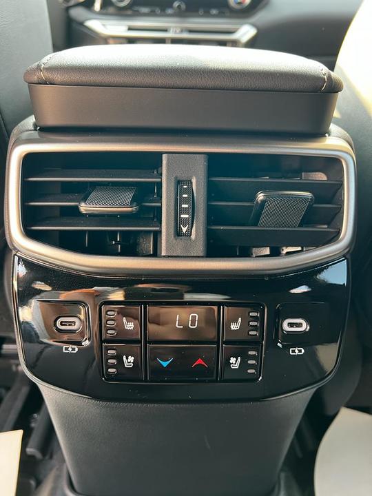 Lexus RX IV рестайлинг, 2024 год, 11 000 000 рублей, 17 фотография