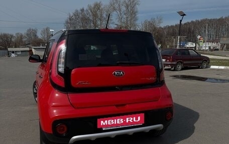 KIA Soul II рестайлинг, 2017 год, 1 750 000 рублей, 4 фотография