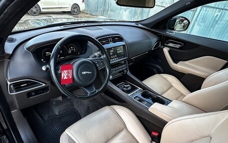 Jaguar F-Pace, 2017 год, 2 590 000 рублей, 14 фотография