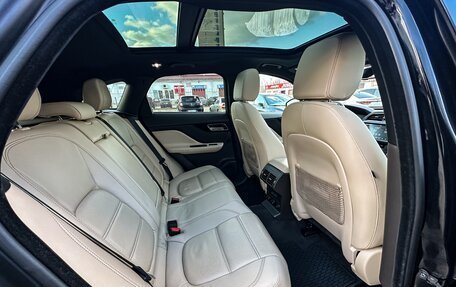 Jaguar F-Pace, 2017 год, 2 590 000 рублей, 19 фотография