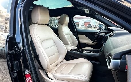 Jaguar F-Pace, 2017 год, 2 590 000 рублей, 18 фотография