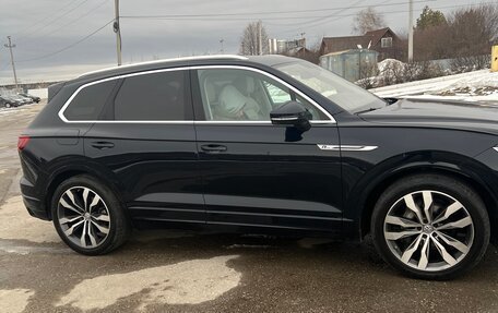 Volkswagen Touareg III, 2018 год, 5 500 000 рублей, 2 фотография