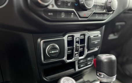 Jeep Wrangler, 2020 год, 2 750 000 рублей, 25 фотография