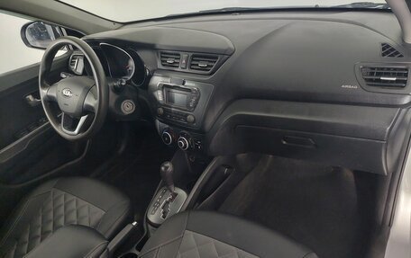 KIA Rio III рестайлинг, 2013 год, 899 000 рублей, 13 фотография