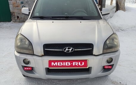 Hyundai Tucson III, 2004 год, 400 000 рублей, 1 фотография