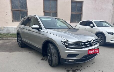 Volkswagen Tiguan II, 2018 год, 2 950 000 рублей, 2 фотография