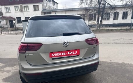 Volkswagen Tiguan II, 2018 год, 2 950 000 рублей, 5 фотография
