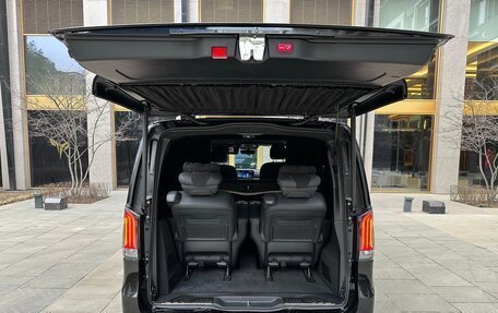 Mercedes-Benz V-Класс, 2024 год, 21 900 000 рублей, 3 фотография