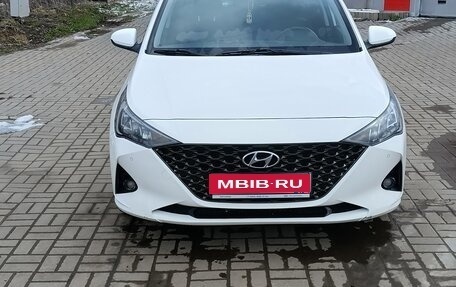 Hyundai Solaris II рестайлинг, 2021 год, 1 650 000 рублей, 1 фотография