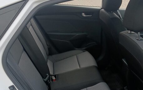 Hyundai Solaris II рестайлинг, 2021 год, 1 650 000 рублей, 6 фотография