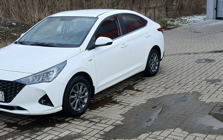 Hyundai Solaris II рестайлинг, 2021 год, 1 650 000 рублей, 2 фотография