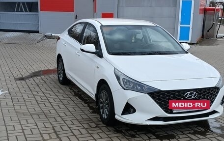 Hyundai Solaris II рестайлинг, 2021 год, 1 650 000 рублей, 4 фотография
