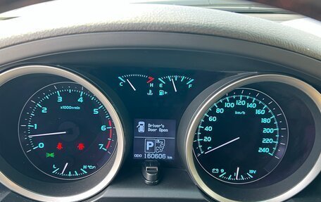 Toyota Land Cruiser 200, 2011 год, 5 000 000 рублей, 33 фотография