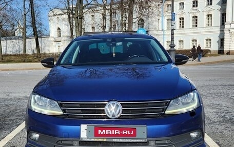 Volkswagen Jetta VI, 2017 год, 1 470 000 рублей, 2 фотография