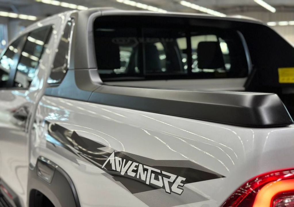 Toyota Hilux, 2024 год, 7 450 000 рублей, 22 фотография