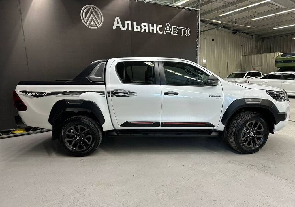 Toyota Hilux, 2024 год, 7 450 000 рублей, 15 фотография