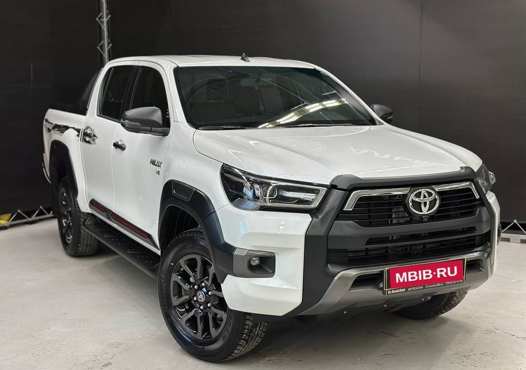 Toyota Hilux, 2024 год, 7 450 000 рублей, 13 фотография