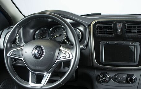 Renault Logan II, 2018 год, 858 500 рублей, 4 фотография