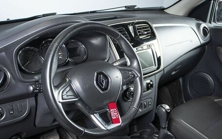 Renault Logan II, 2018 год, 858 500 рублей, 3 фотография