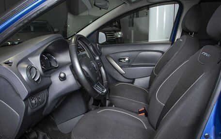 Renault Logan II, 2018 год, 858 500 рублей, 16 фотография