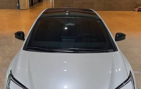 Toyota Prius IV XW50, 2024 год, 3 750 000 рублей, 2 фотография