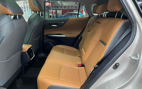 Toyota Venza, 2022 год, 4 000 000 рублей, 6 фотография