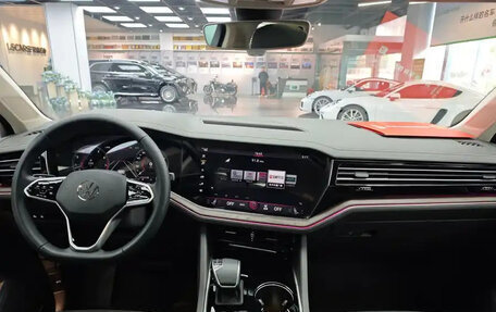 Volkswagen Touareg III, 2022 год, 5 550 000 рублей, 7 фотография