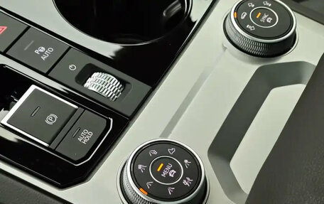 Volkswagen Touareg III, 2022 год, 5 550 000 рублей, 12 фотография