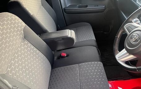 Toyota Pixis Mega, 2016 год, 850 000 рублей, 11 фотография