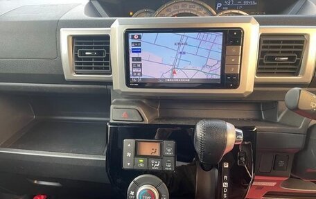 Toyota Pixis Mega, 2016 год, 850 000 рублей, 14 фотография