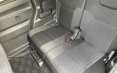 Toyota Pixis Mega, 2016 год, 850 000 рублей, 15 фотография