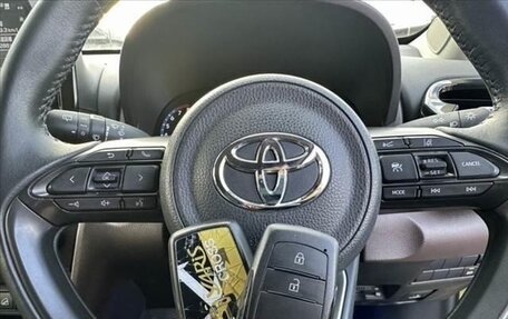 Toyota Yaris Cross, 2021 год, 1 400 000 рублей, 18 фотография