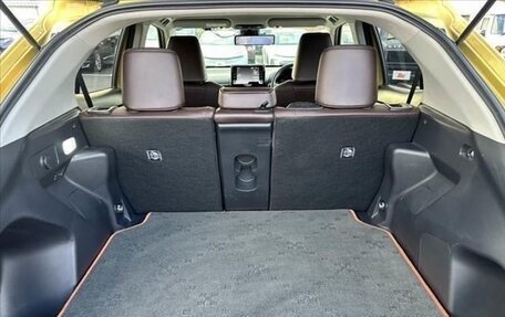 Toyota Yaris Cross, 2021 год, 1 400 000 рублей, 25 фотография