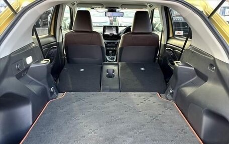 Toyota Yaris Cross, 2021 год, 1 400 000 рублей, 26 фотография