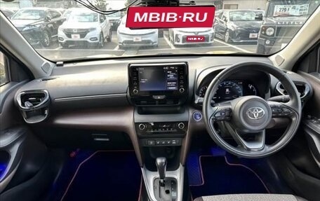 Toyota Yaris Cross, 2021 год, 1 400 000 рублей, 17 фотография