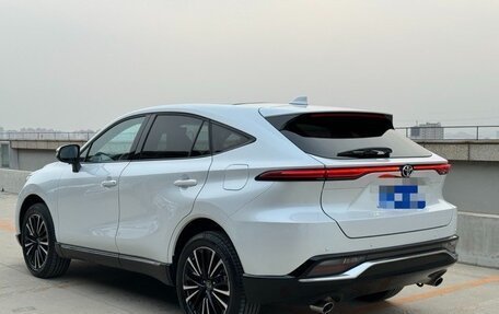 Toyota Venza, 2022 год, 3 900 000 рублей, 2 фотография