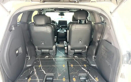 Toyota Sienna, 2022 год, 3 820 000 рублей, 14 фотография