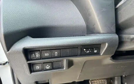 Toyota Sienna, 2022 год, 3 820 000 рублей, 13 фотография