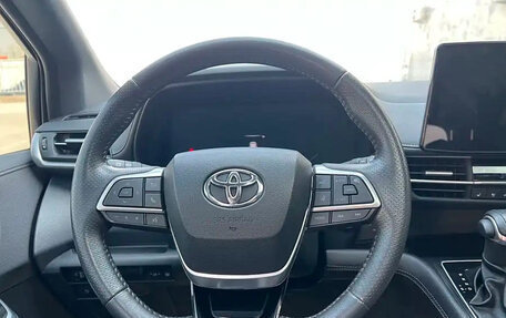 Toyota Sienna, 2022 год, 3 820 000 рублей, 15 фотография