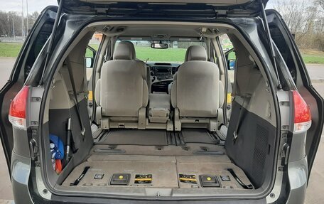 Toyota Sienna III, 2011 год, 2 200 000 рублей, 9 фотография
