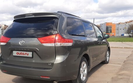 Toyota Sienna III, 2011 год, 2 200 000 рублей, 6 фотография
