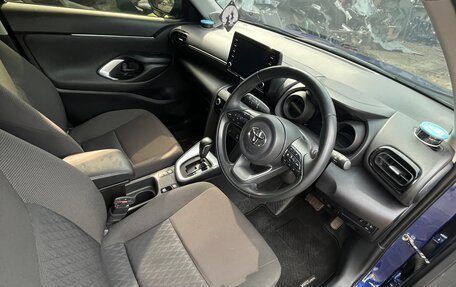 Toyota Yaris Cross, 2021 год, 1 870 000 рублей, 16 фотография