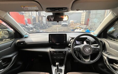 Toyota Yaris Cross, 2021 год, 1 870 000 рублей, 15 фотография