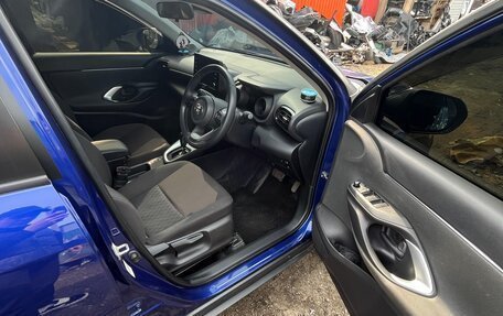 Toyota Yaris Cross, 2021 год, 1 870 000 рублей, 17 фотография