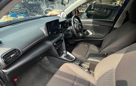 Toyota Yaris Cross, 2021 год, 1 870 000 рублей, 18 фотография