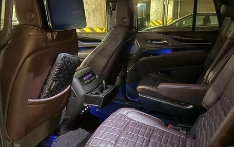 Cadillac Escalade V, 2023 год, 12 900 000 рублей, 8 фотография
