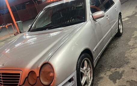Mercedes-Benz E-Класс, 2000 год, 450 000 рублей, 2 фотография
