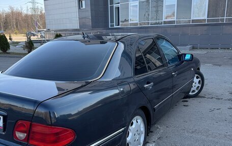 Mercedes-Benz E-Класс, 1996 год, 525 000 рублей, 3 фотография